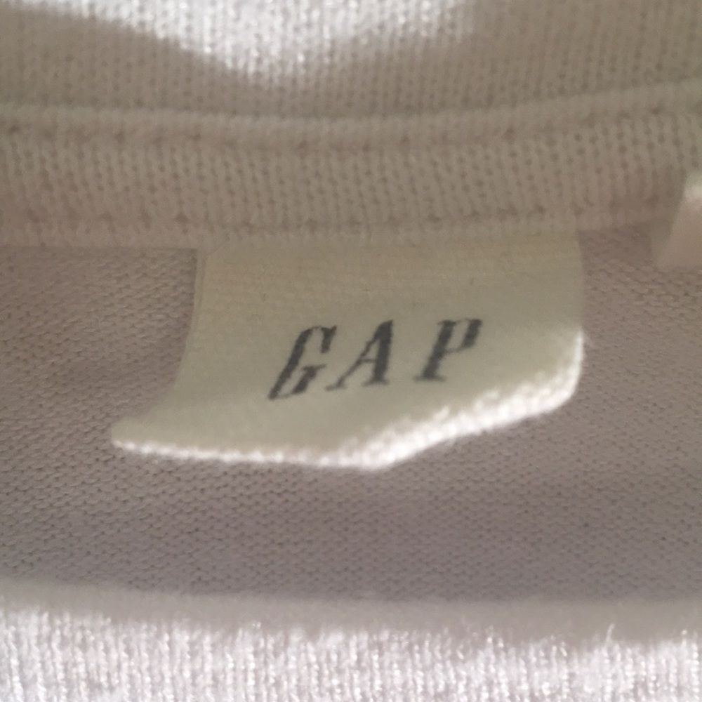 Gap - Picture 3 of 4